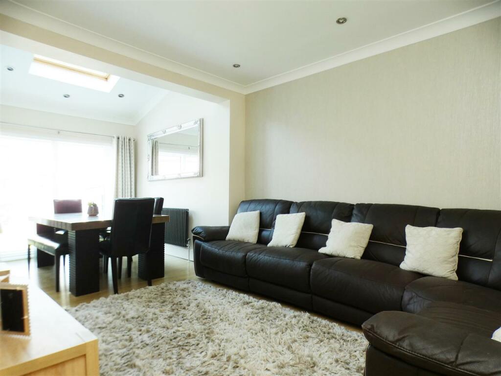 Sitting/Dining Room