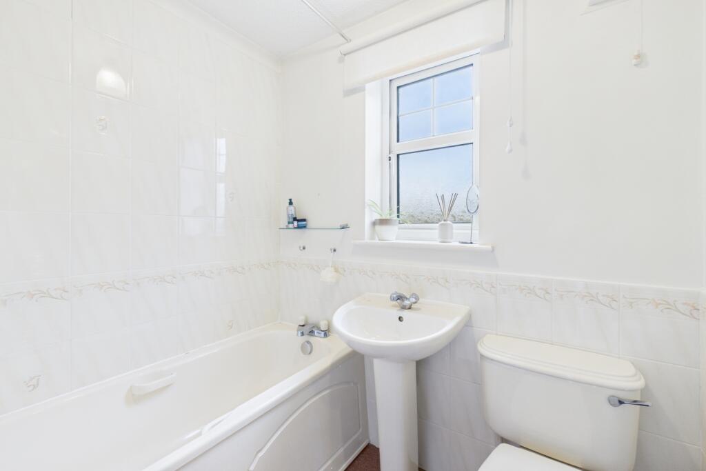 CAM03162G0-PR0349-STILL006