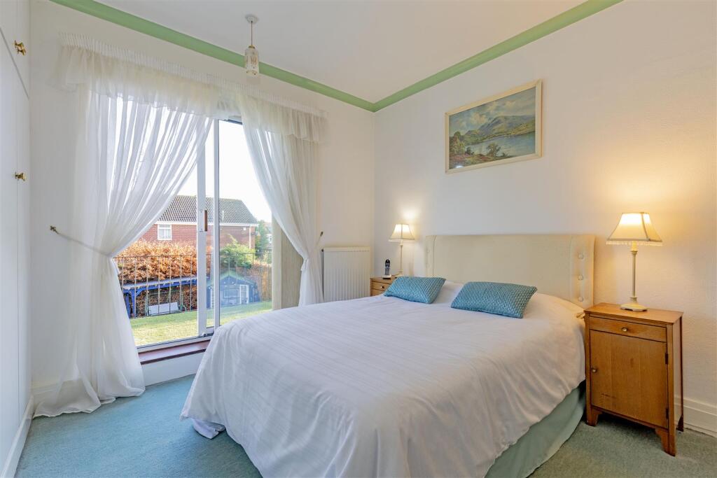 Bedroom 1-2.jpg