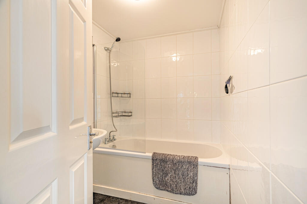 26_2025_4_23T14_04_65Flat 13, 10 Riverview Gardens