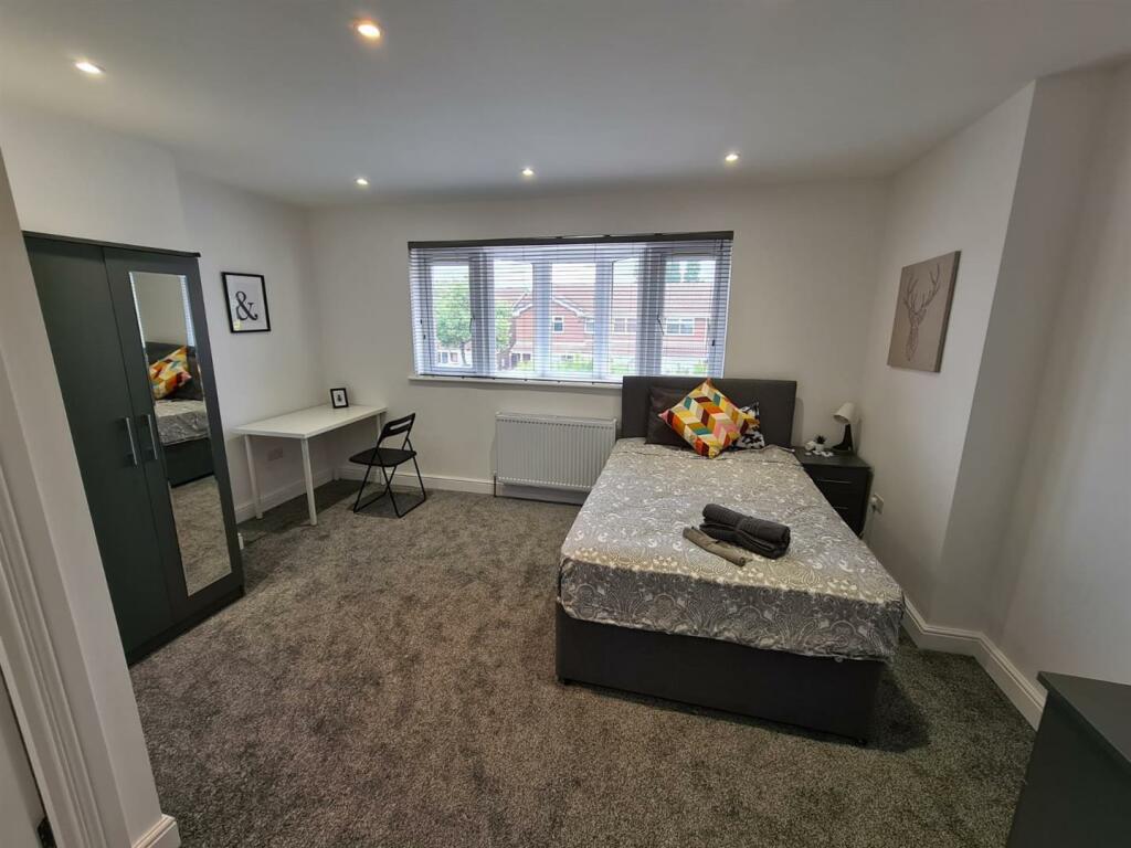 Bedroom 4.jpg