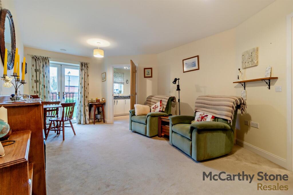 8633739-interior03-800.jpg