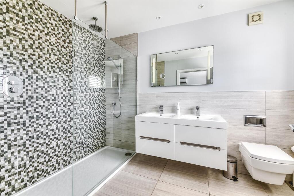 Superbly Appointed En-Suite Shower Room