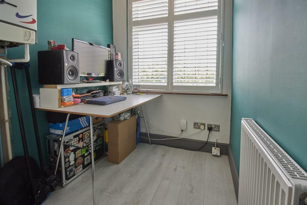 Bedroom 3 to Front
