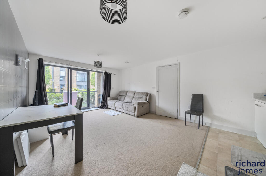 f2530f38746a484783b95e7dc1ae057b