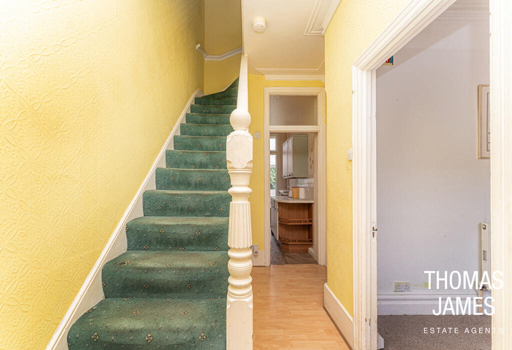 Melbourne Ave, stairs to 1st floor