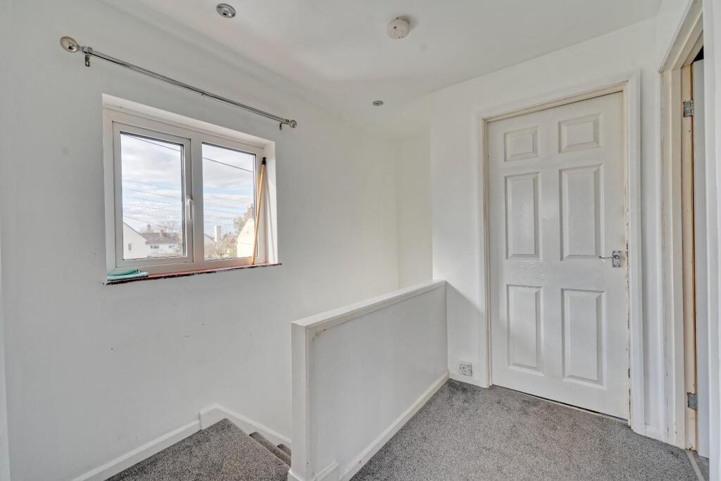 30 Henley Park BS49 4JH 15.jpg