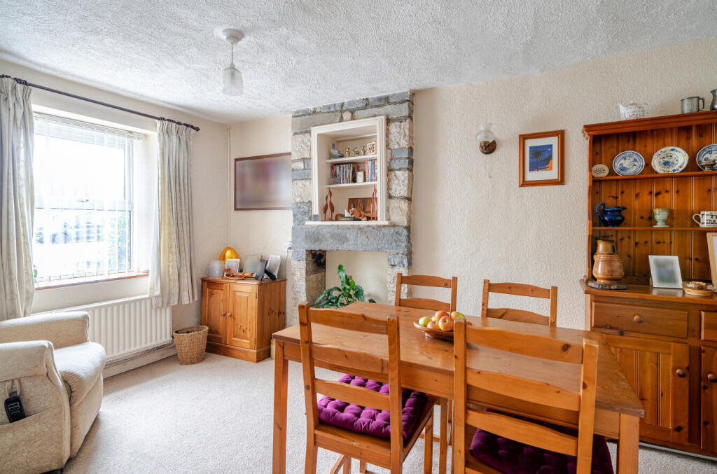 1374477-19-6908b1...