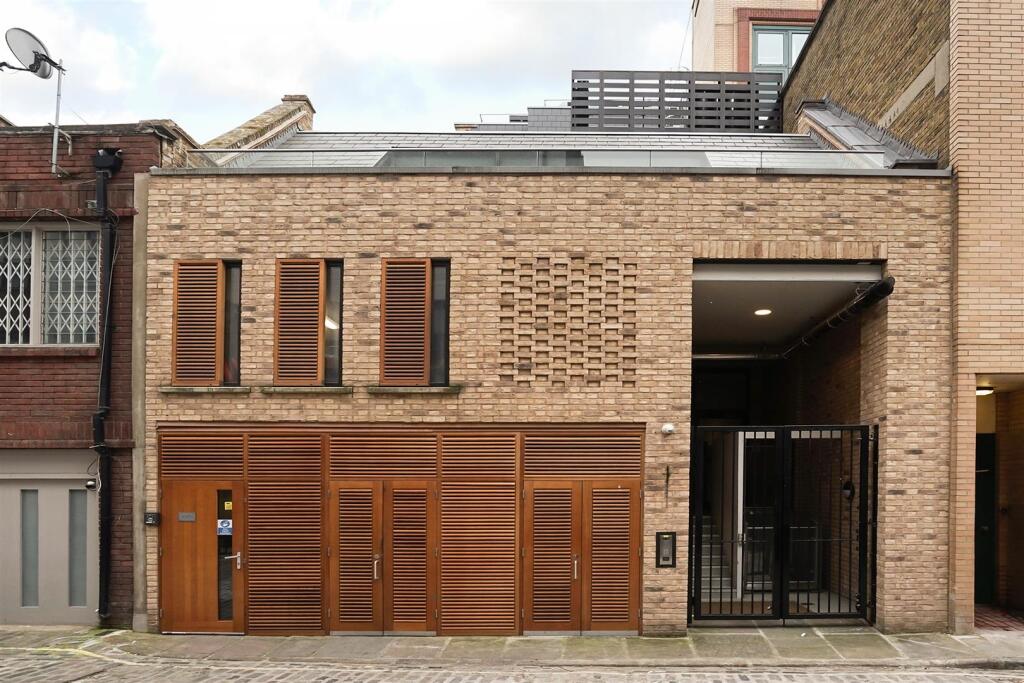 Charlotte Mews - Bruton Property