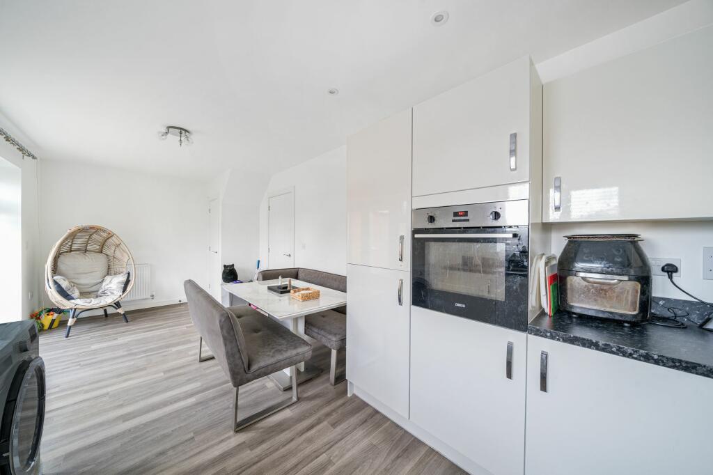 Kitchen/ Dining Room