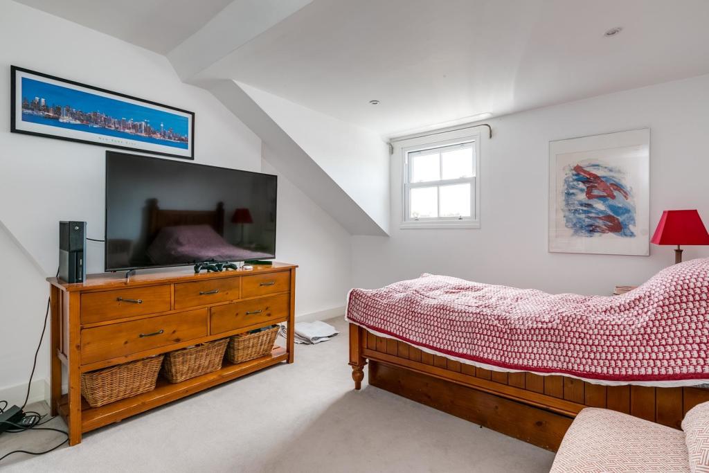 4.3m Bedroom (Second Floor)