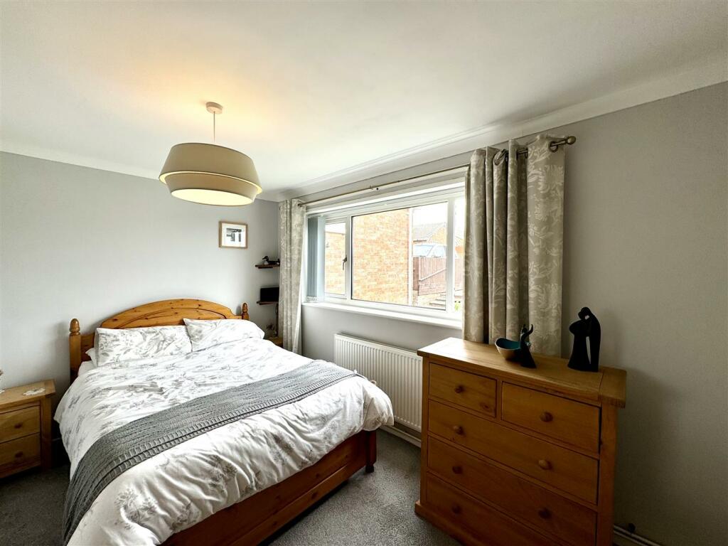 BEDROOM 2