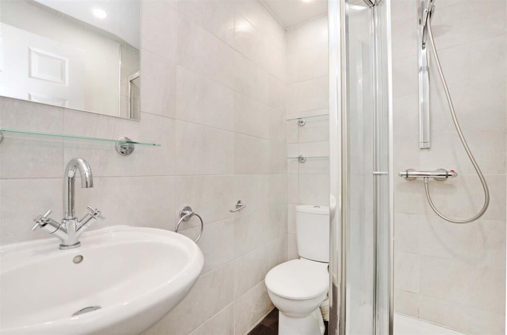 BATHROOM 2 (2).jpeg