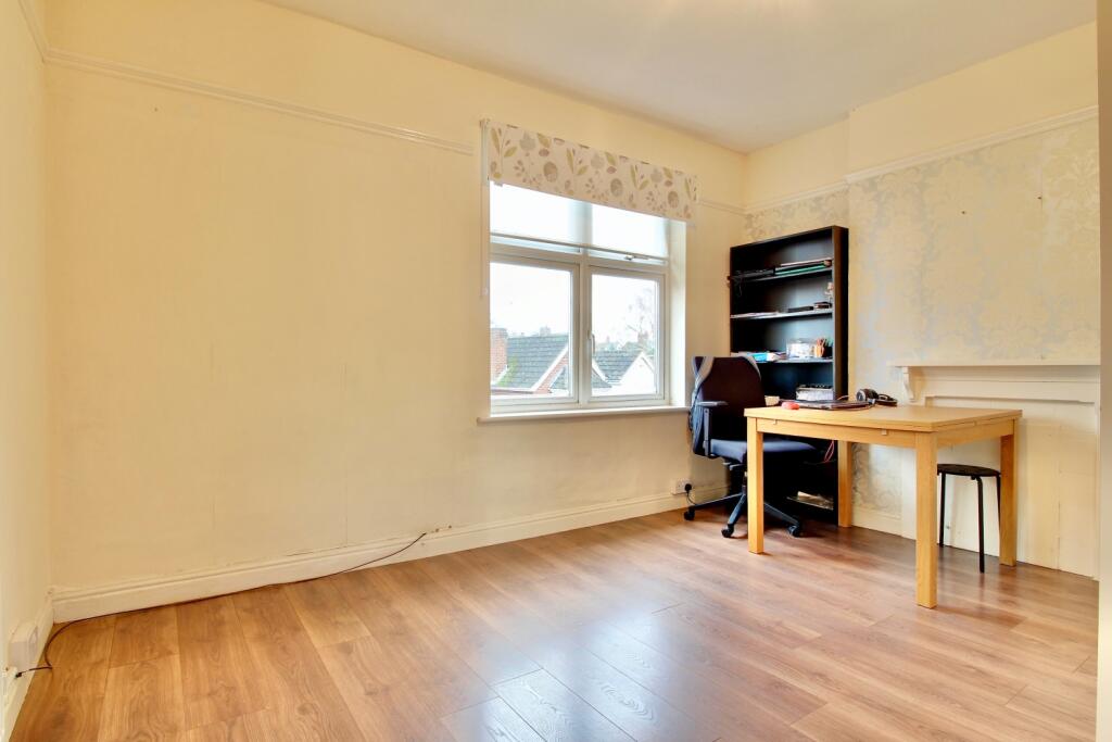 Bedroom 1 - reverse view