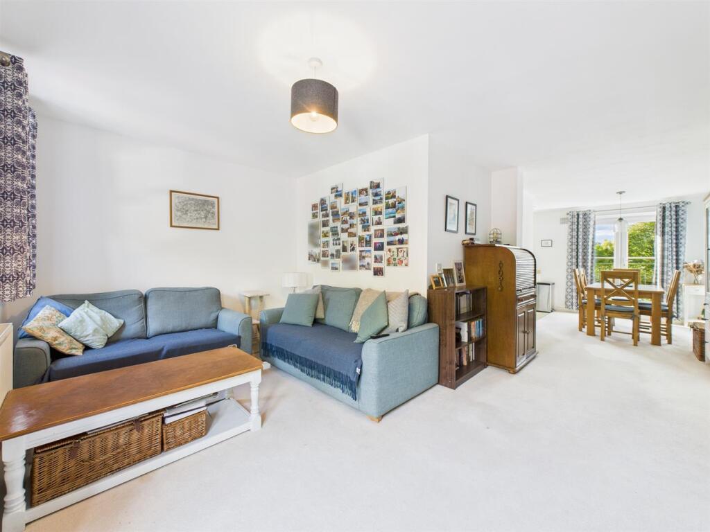 U-Shaped Open Plan Living Space