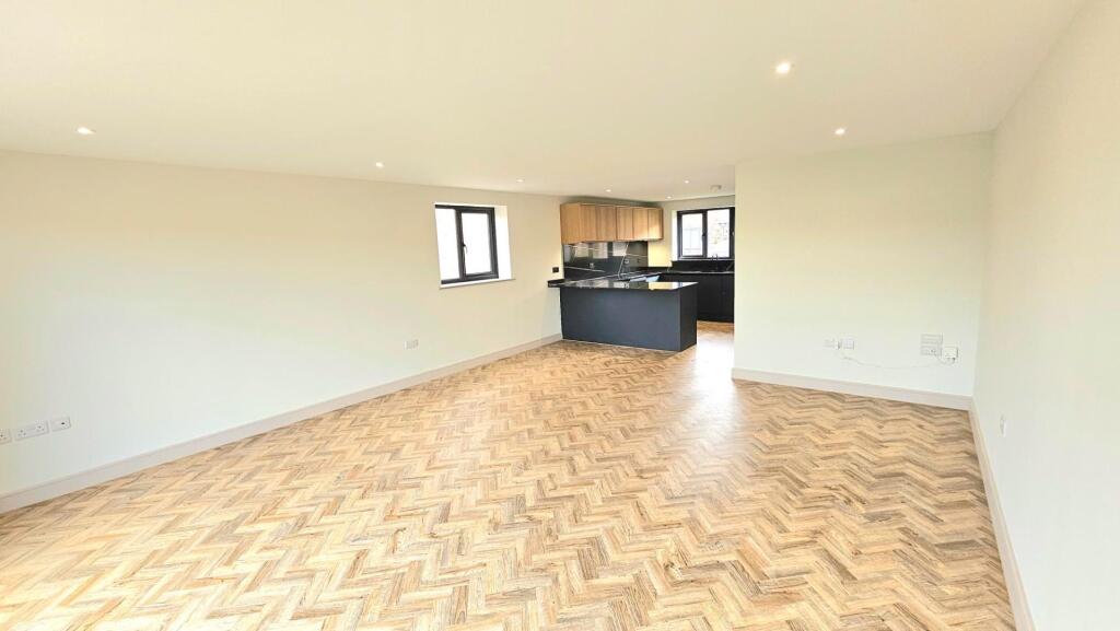 12 Magnum Plum Way living area 2.jpg