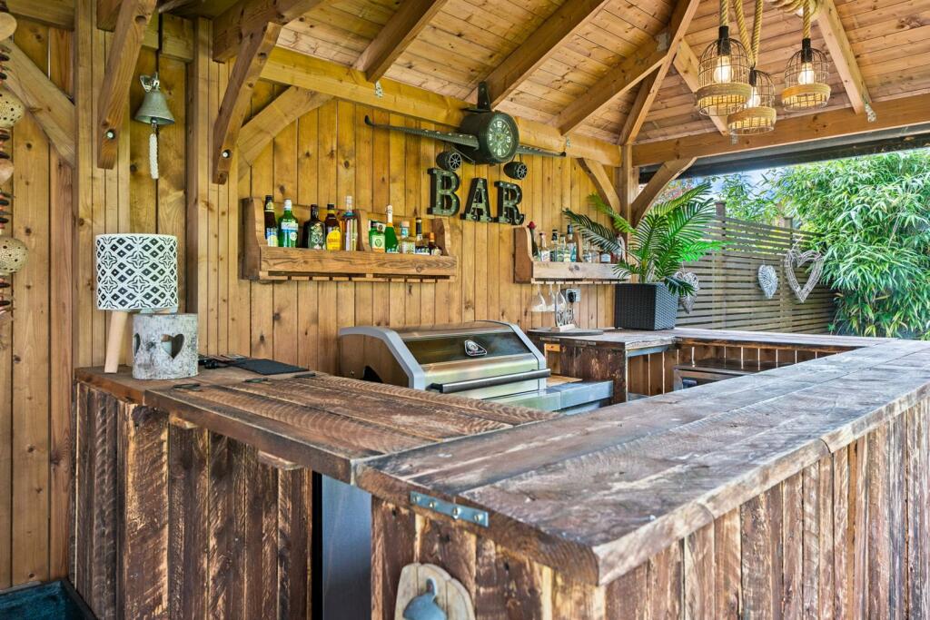 Outside bar area