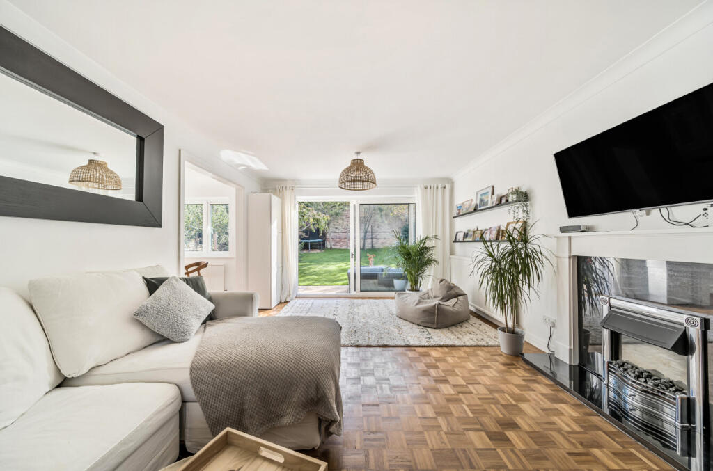 1364069-11-68e7d0...