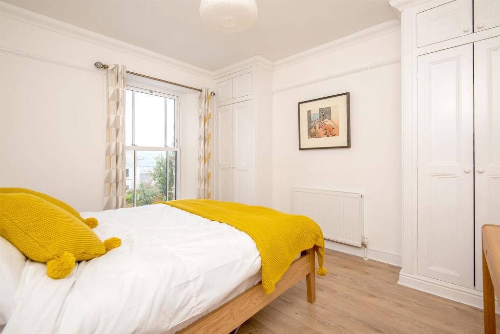 Bedroom 1.jpg