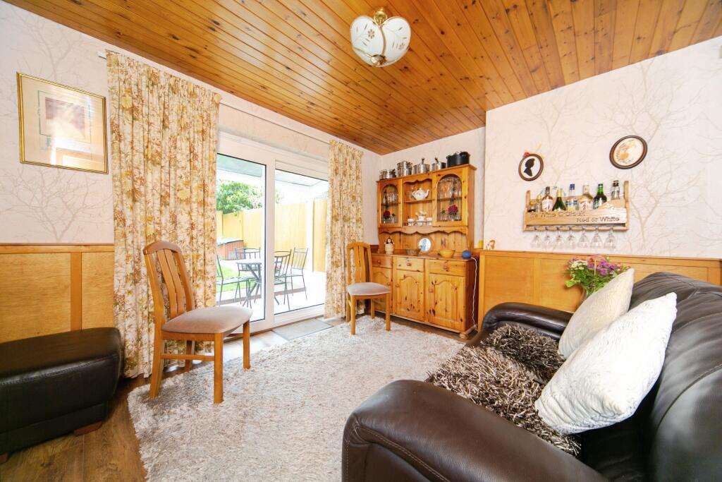 Lounge / Kitchen