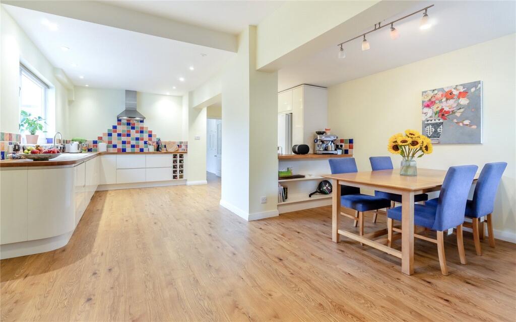 Kitchen/Breakfast
