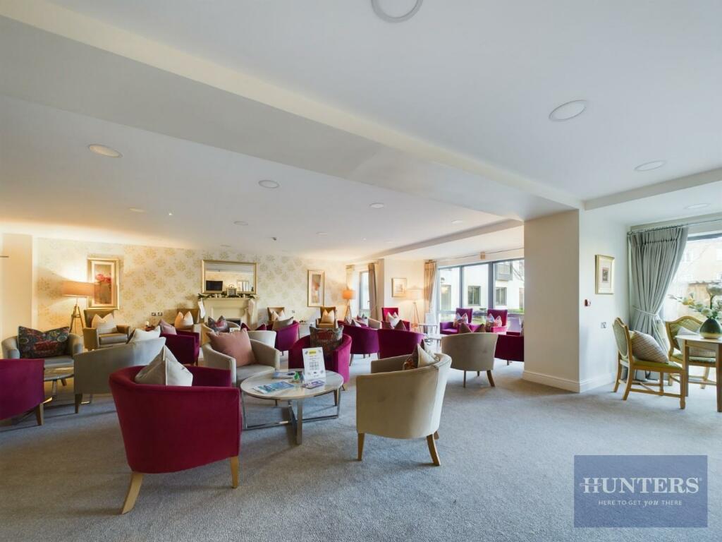 Communal Lounge 2.jpg