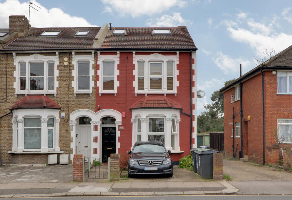 STYLISH AND TASTEFULLY PRESENTED TWO-DOUBLE BEDRO