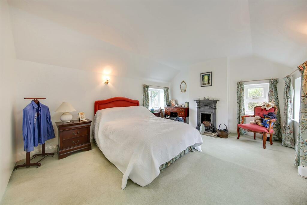 Bed1.jpg