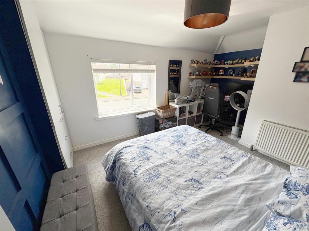 Bedroom One (2).jpg