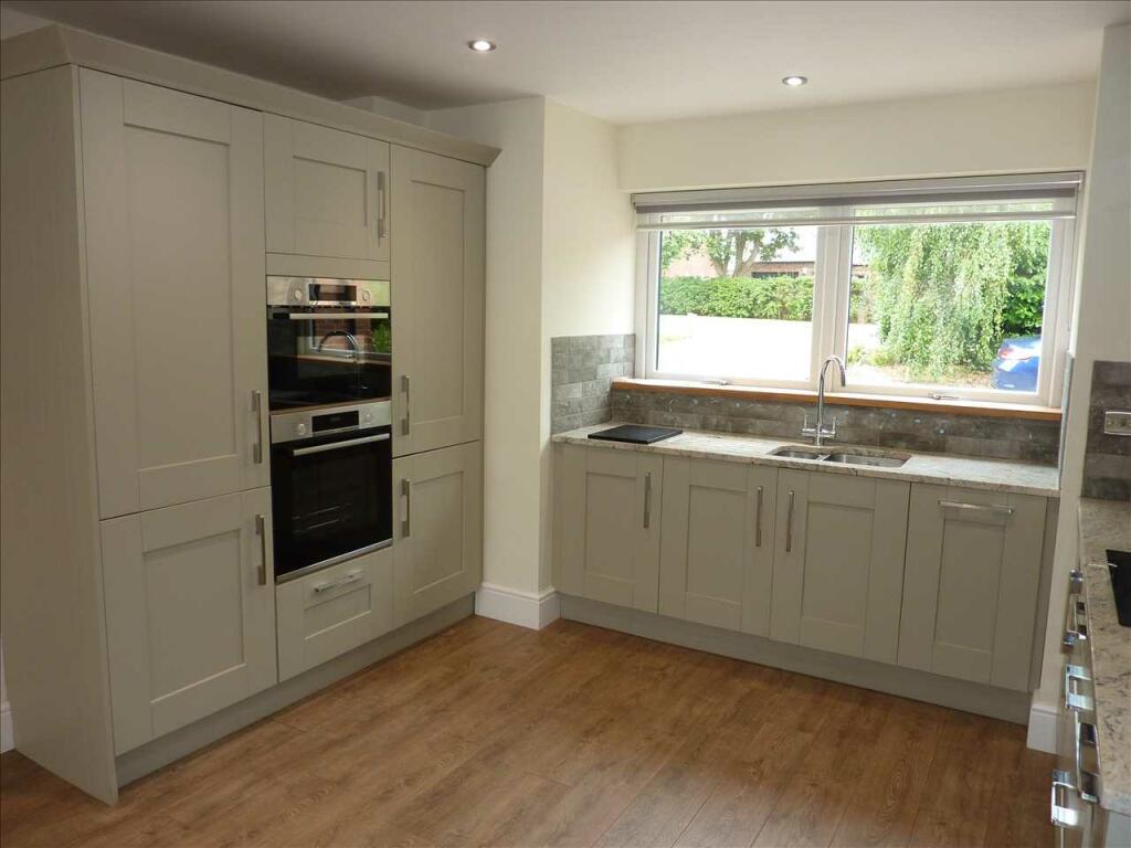 LIVING KITCHEN
