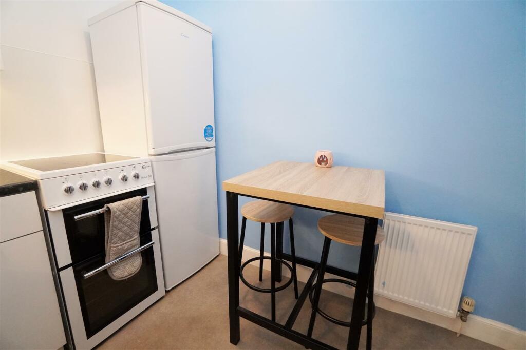 kitchen1.jpg