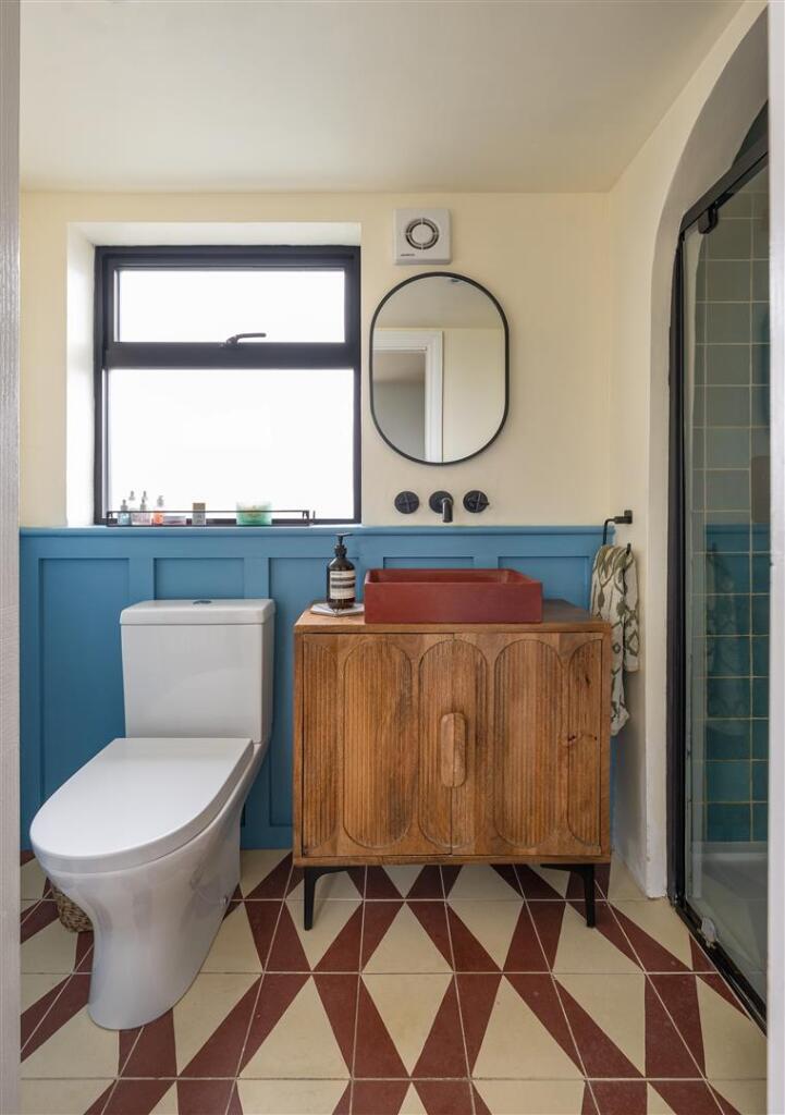 Loft-Bedroom-Ensuite-1.jpg