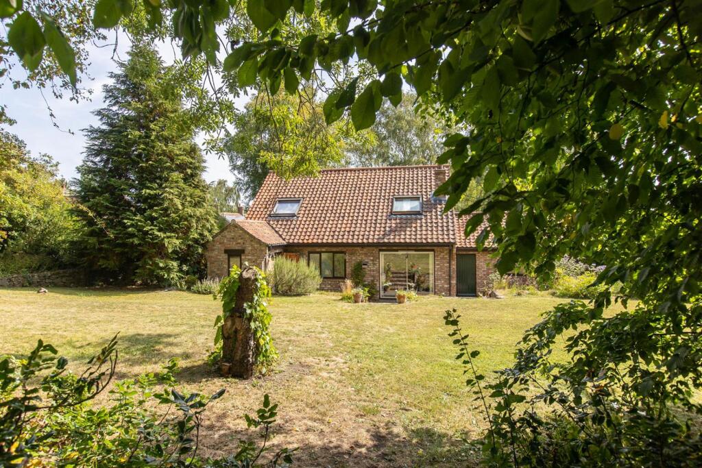 House &amp; Gardens