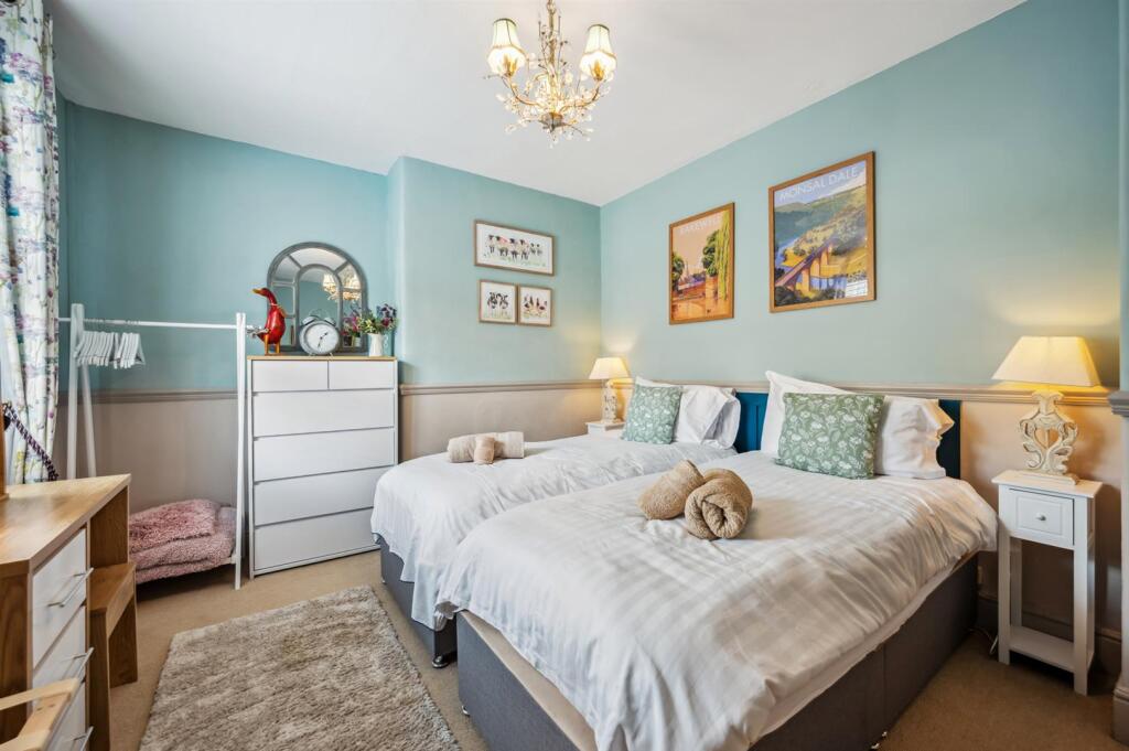 Saxton Mee Waters Edge -0022.jpg