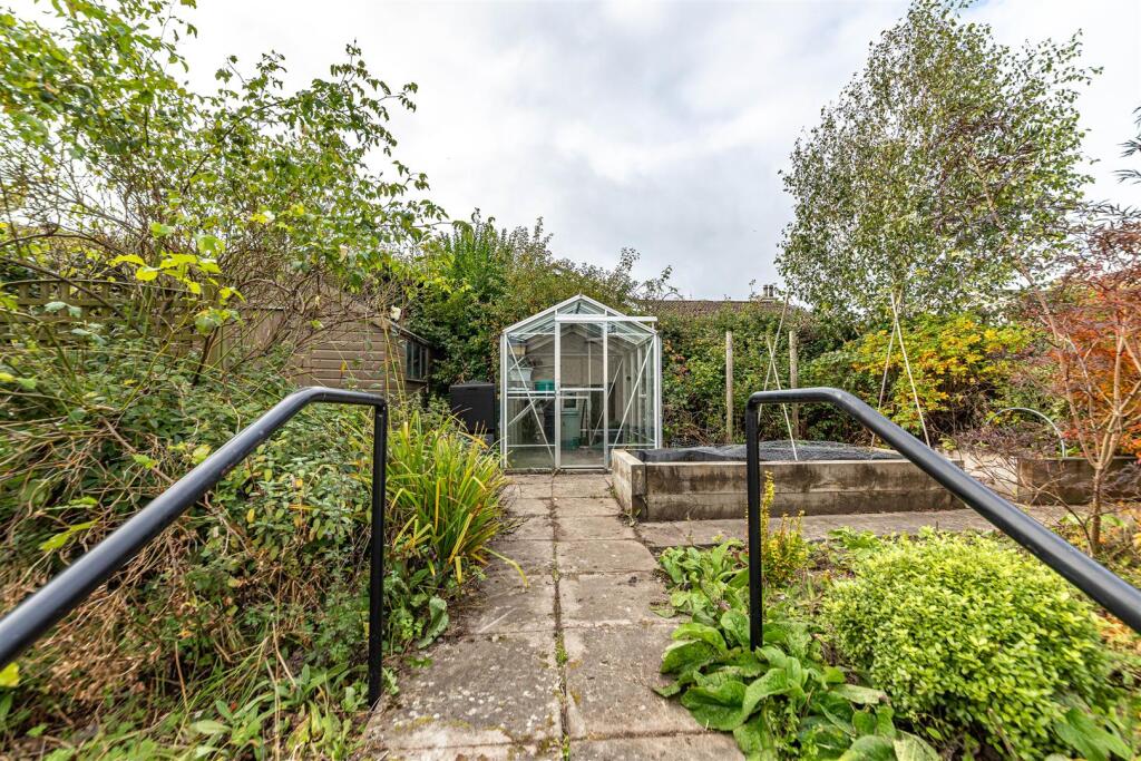 2 Waverley Gardens Darnick 47.JPG