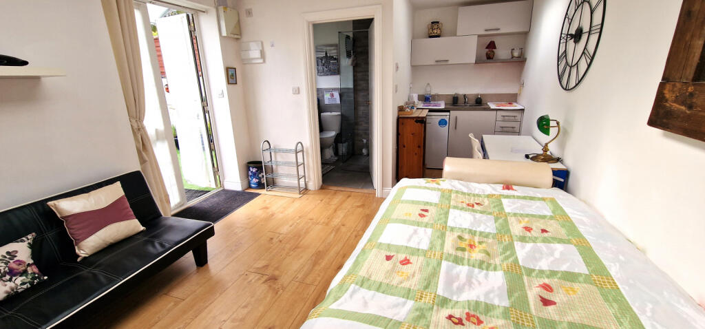 STUDIO ROOM - KTCHENETTE