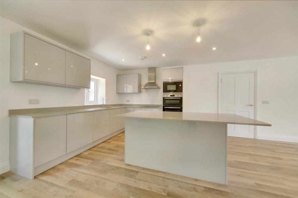 Kitchen Reception 3.jpg