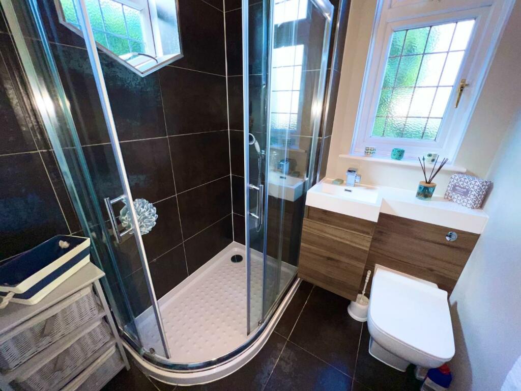 downstairs bathroom.jpeg