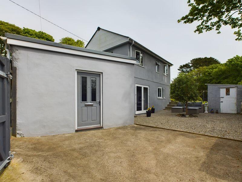 Little Lowen exterior