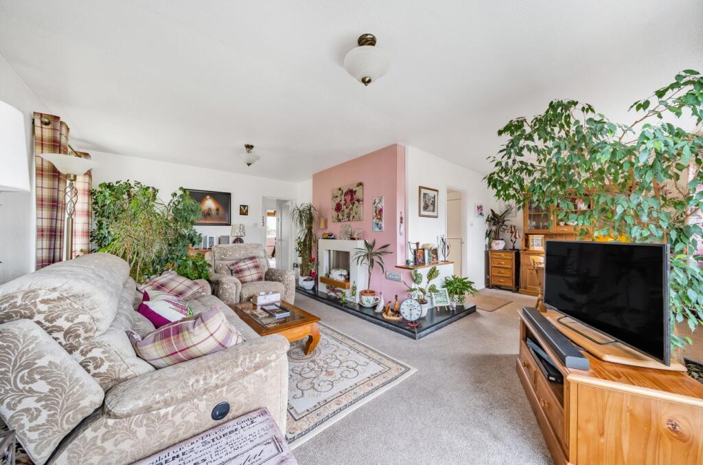 Living/Dining Area