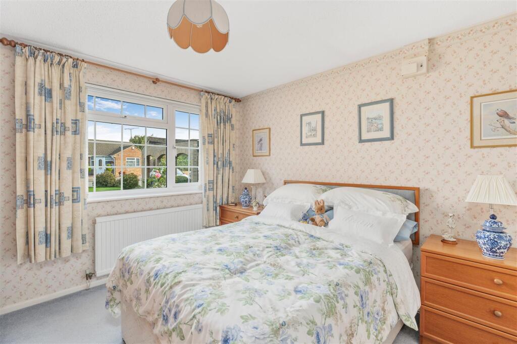 37 Sycamore Drive, Banbury-12.jpg