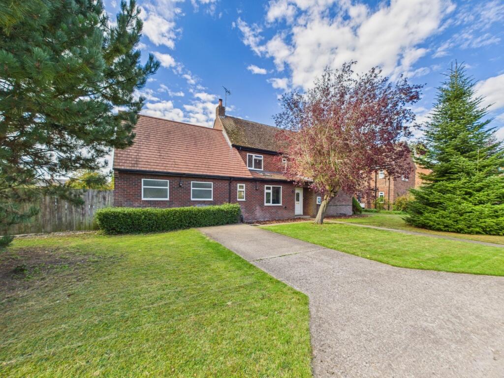 4 Bedroom Detached House - For Sale