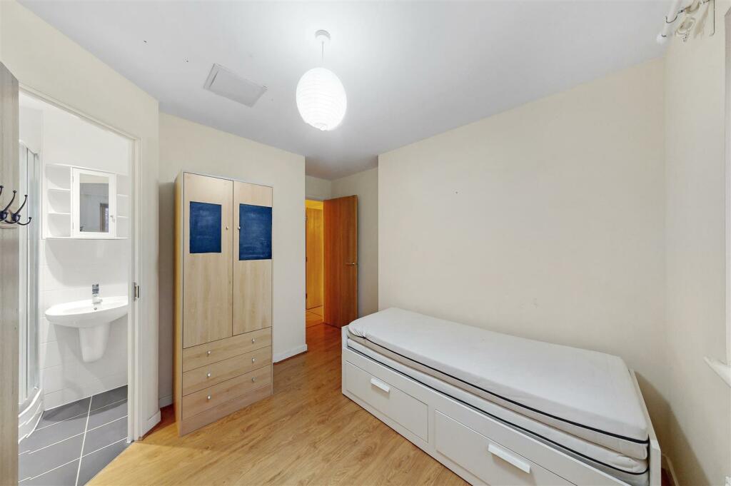 Bedroom 3.jpg