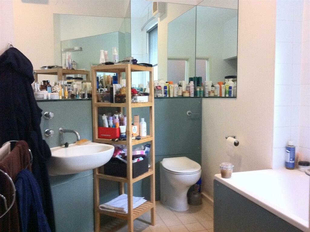 Bathroom.jpg