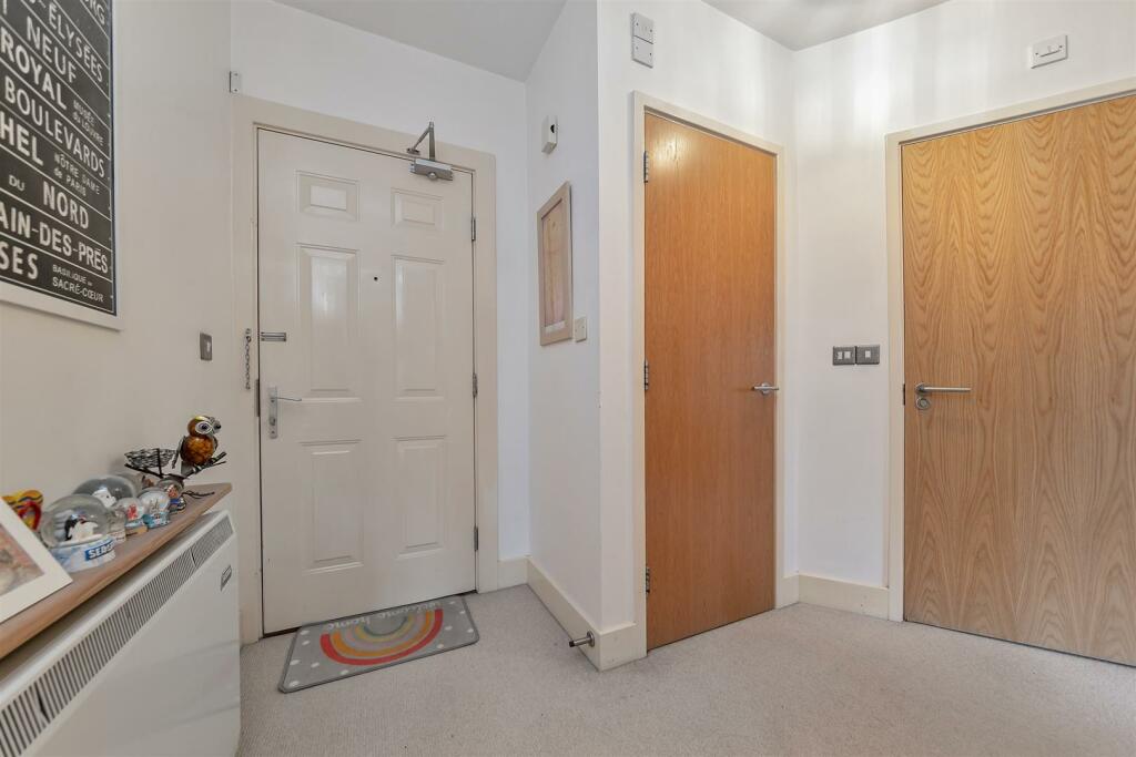 7CenturionCourt-11.jpg