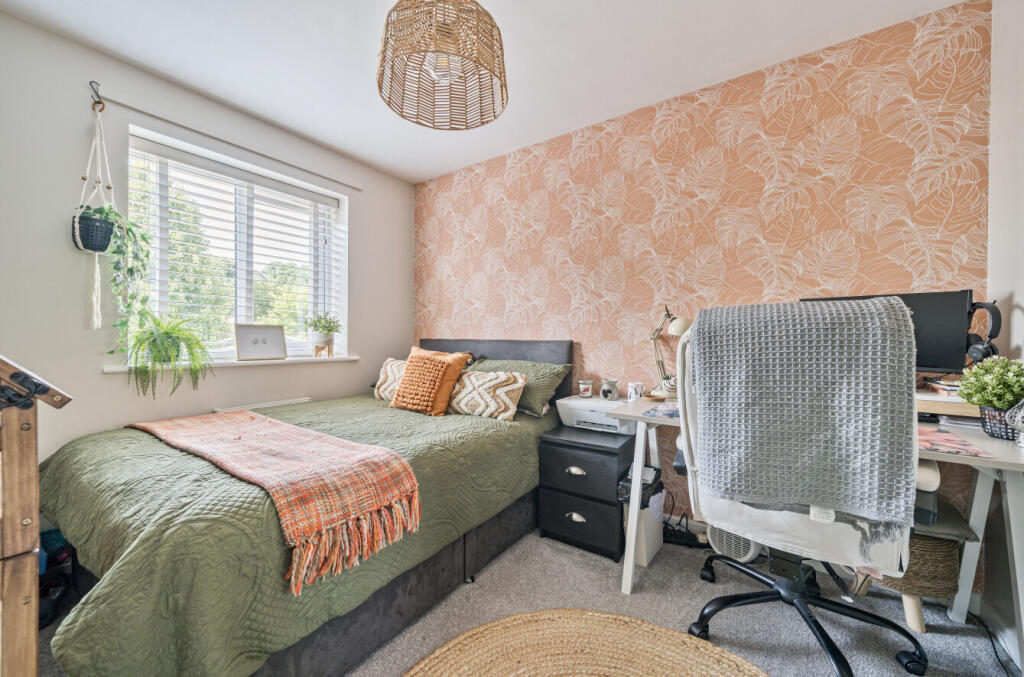 1317693-12-6867a4...