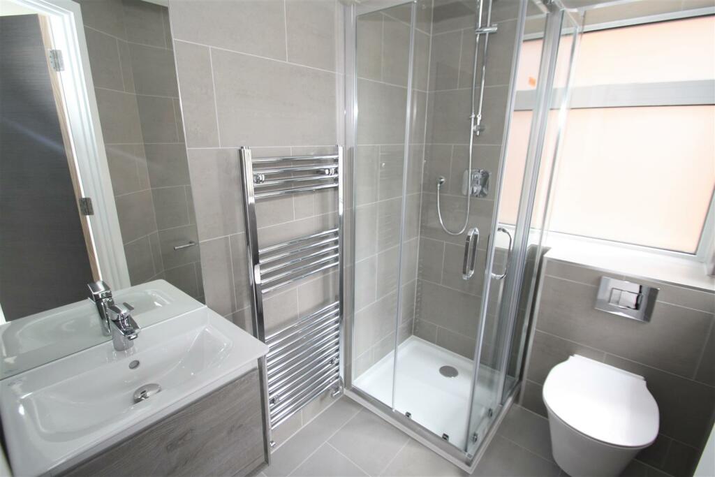Ensuite2.jpg