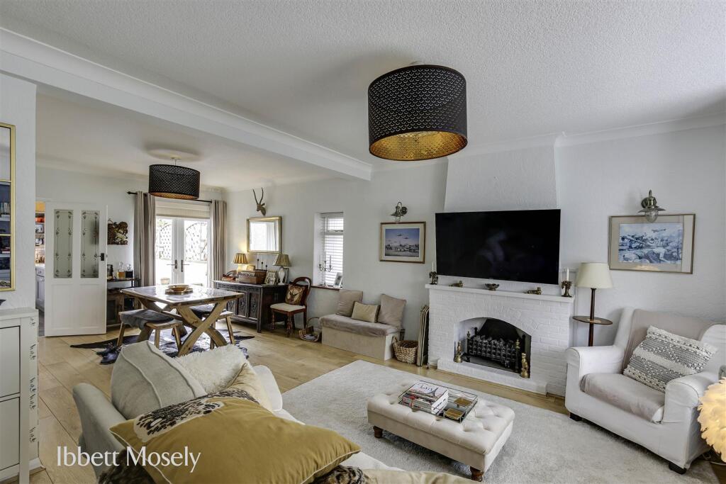 5 Reception Room.jpg