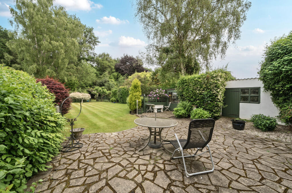 1296274-5-682dd50...