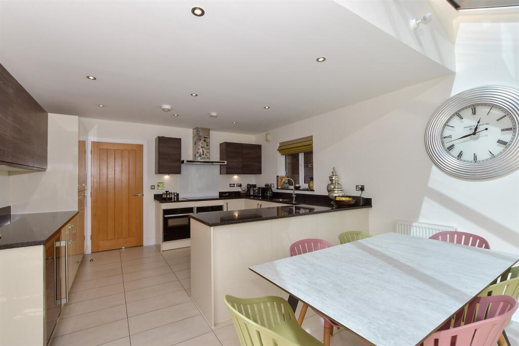 Kitchen/Breakfast Room